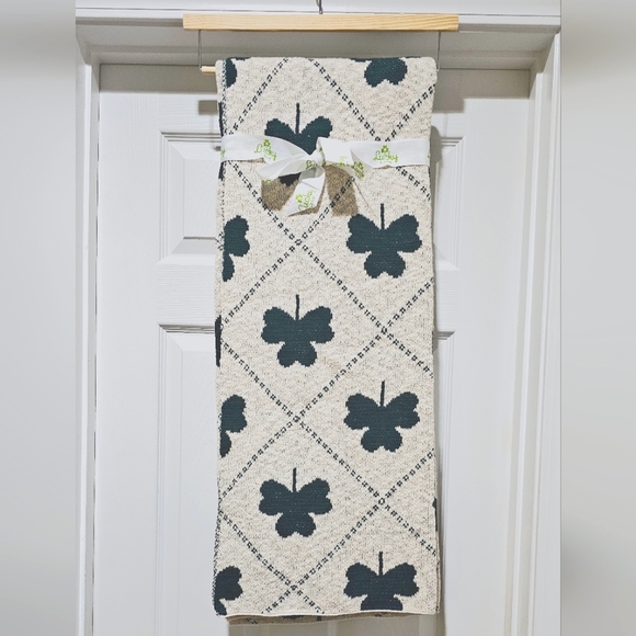 LUCKY LANE Three Leaf Clover Decorative Throw - 50" x 60" - Cream/Green - Picture 2 of 4